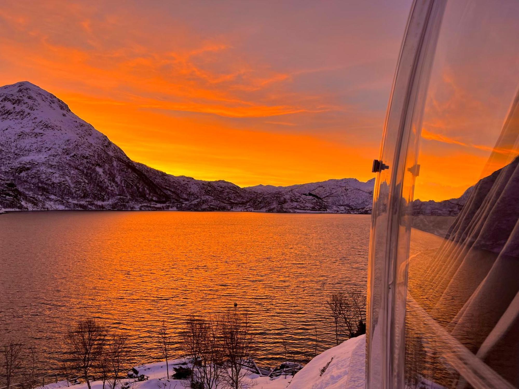 Lofoten Glampingdome Myrland ภายนอก รูปภาพ